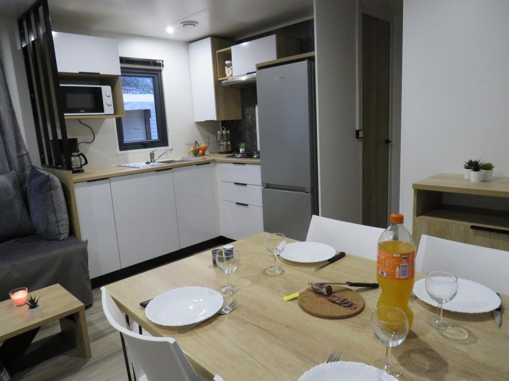 Camping Les P'Tites Maisons Dans La Prairie Sallertaine Екстер'єр фото